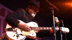 ‘King of Twang’ guitarist Duane Eddy dies at 86